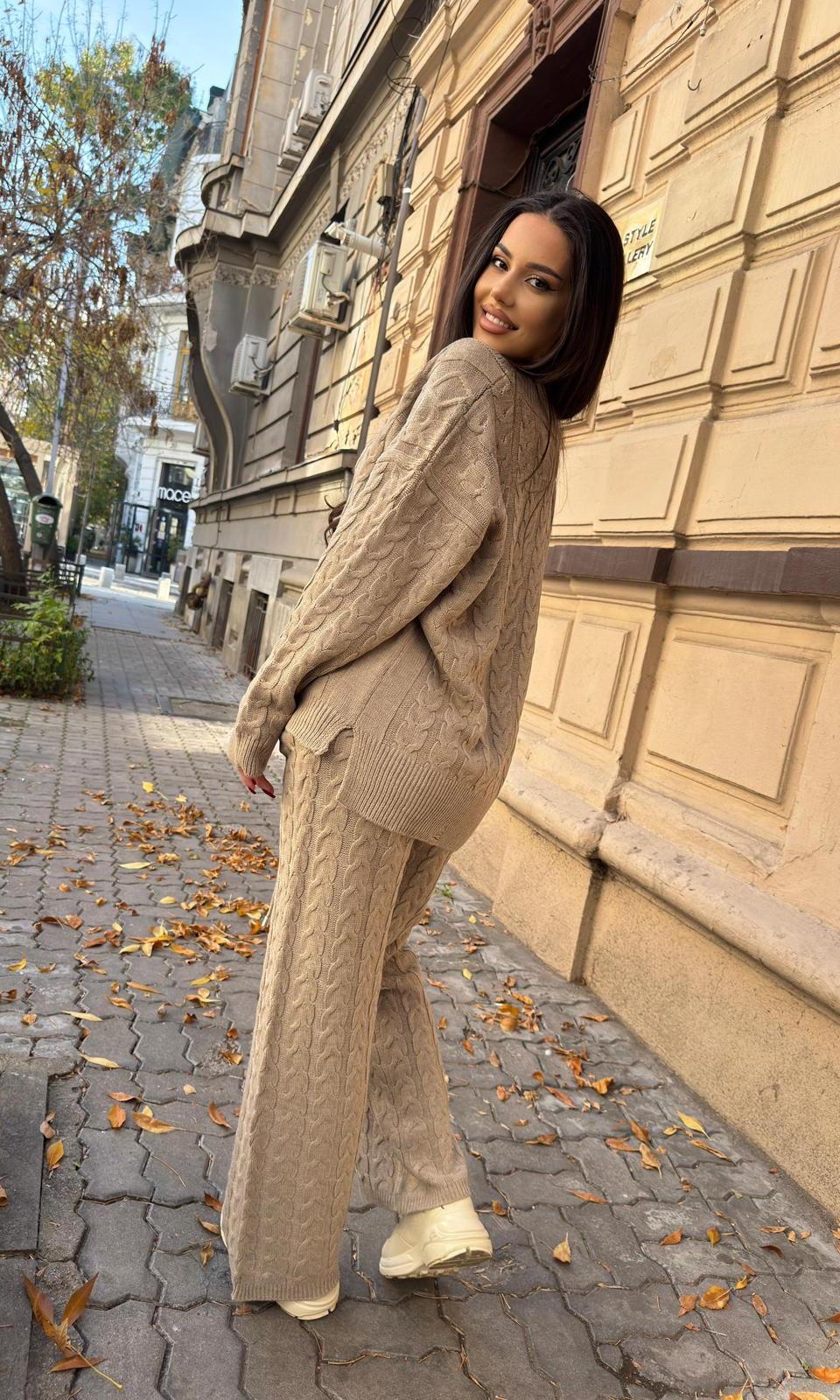 Compleu dama Kirra-Bej Nisipiu