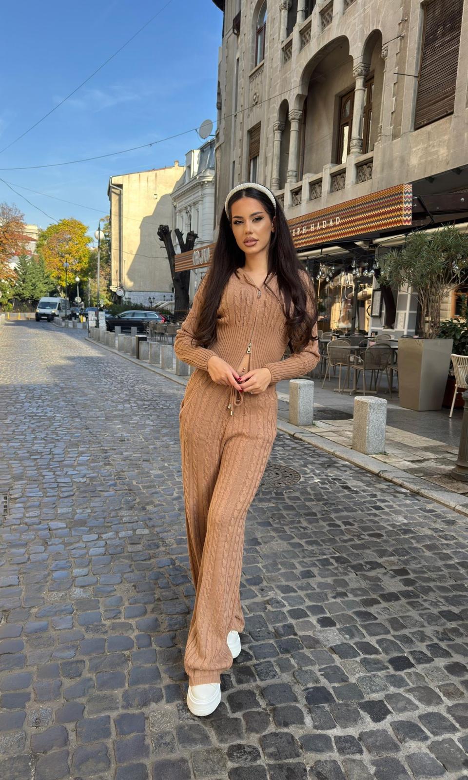 Compleu dama Kendra-Maro Carmel