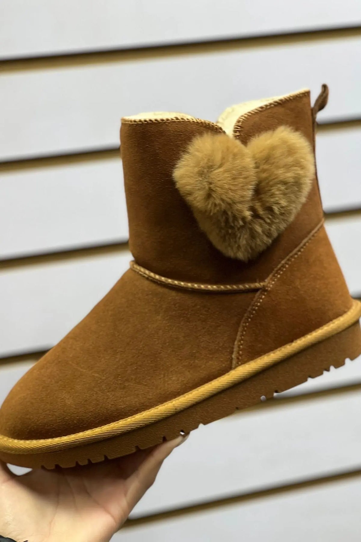 UGG Cod 10- Maro Balcanik Fashion Boutique