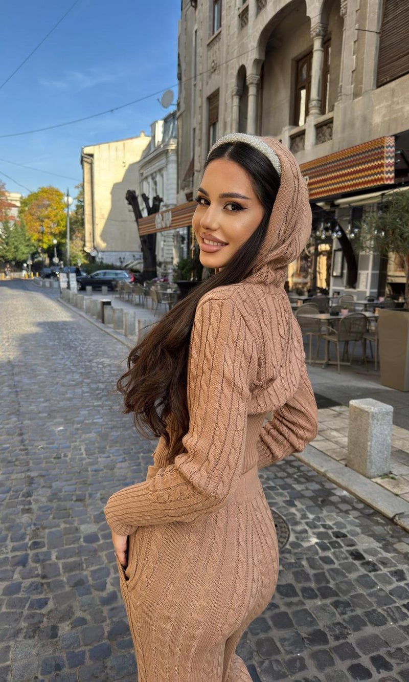 Compleu dama Kendra-Maro Carmel