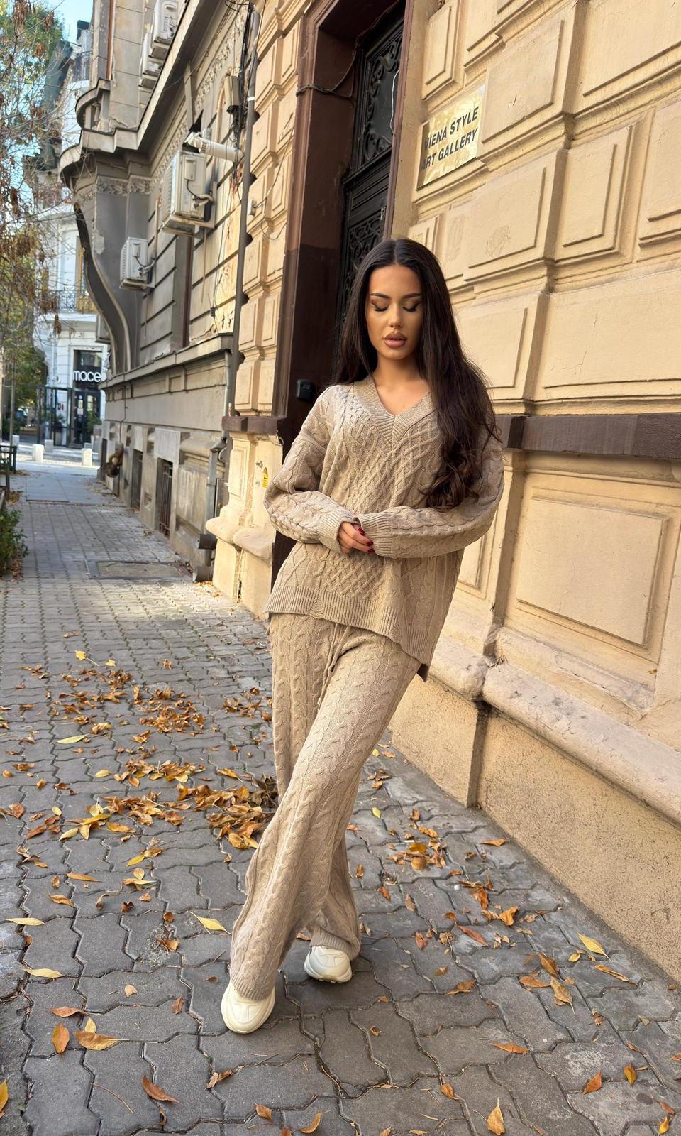 Compleu dama Kirra-Bej Nisipiu